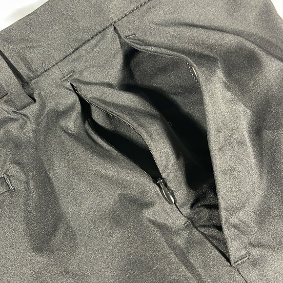 St. John's Bay mens black Performance short polyester 9" inseam shorts - size 44 - Picture 7 of 12